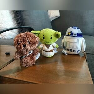 Hallmark Itty Bittys STAR WARS Collectible R2-D2 Disney Yoda Chewbacca Plush Toy